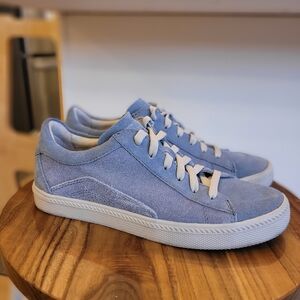 Earth Blue Zen Moment Sneakers Size 6.5